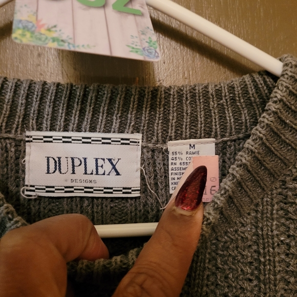 82. Vintage Duplex Sweater sz M - Picture 2 of 3